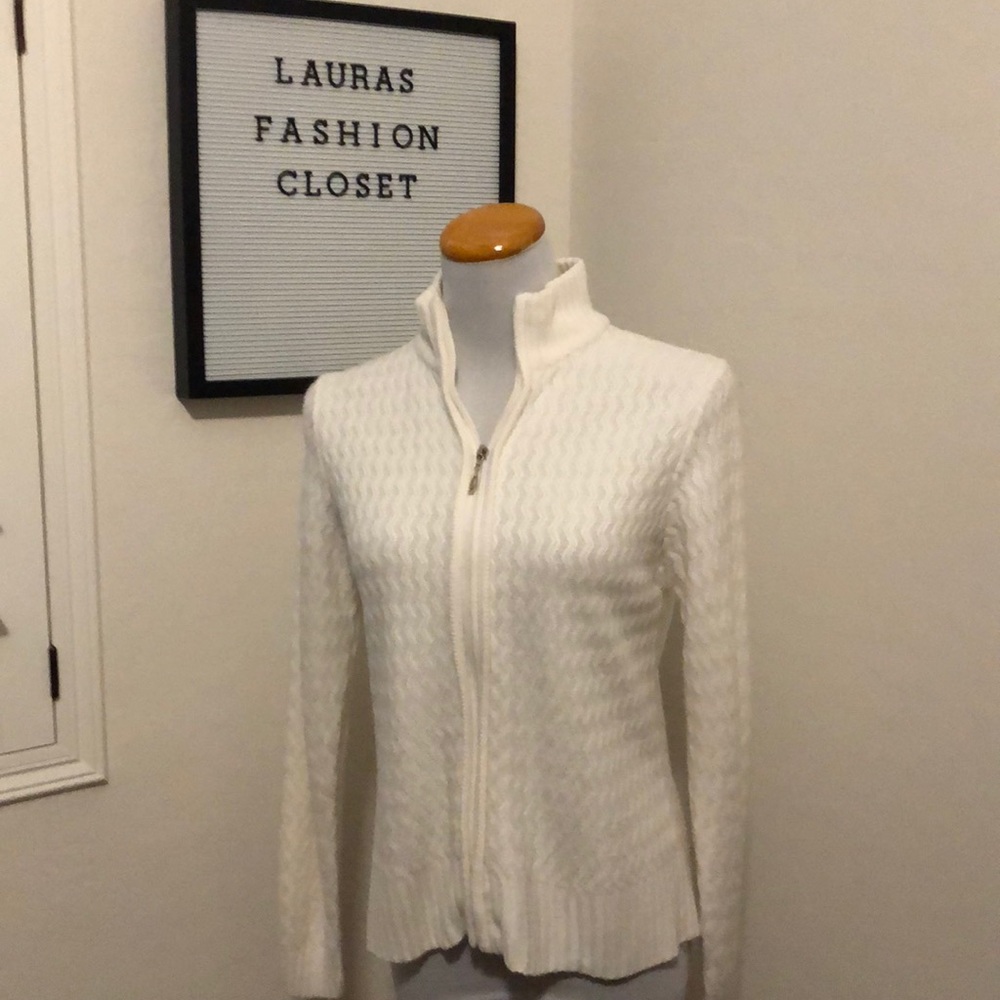 Dress barn white knit zip sweater size S